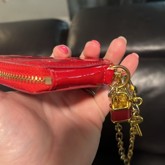 EUC Louis Vuitton Vernis Heart Coin Wallet - Picture 9 of 16